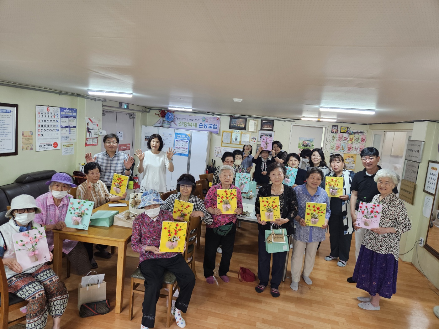 연수구 동춘2동 주민자치회가 2025년 주민자치회 신규 사업으로 찾아가는 치매예방교실을 운영하고 있다